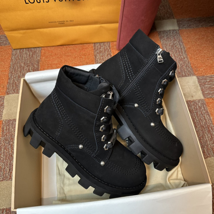 L&V SNEAKERS