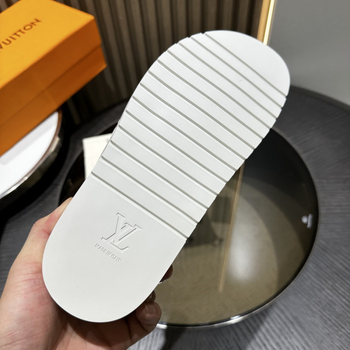 L&V SLIPPERS