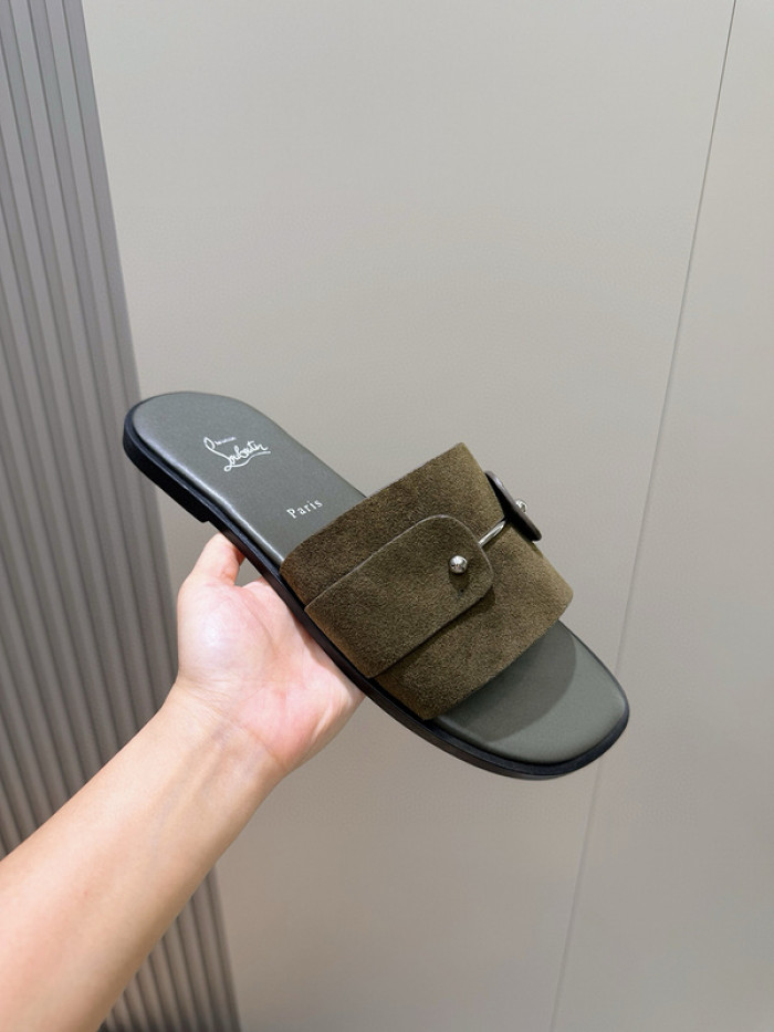 CL SLIPPERS