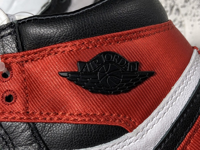JORDAN 1 RETRO HIGH SATIN BLACK TOE - CD0461-016