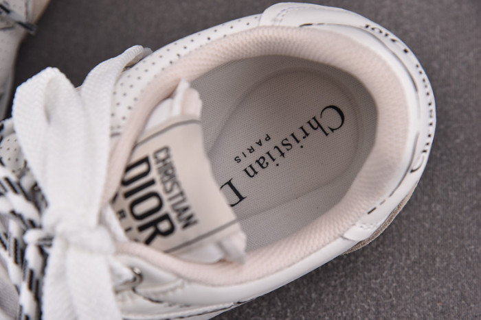 D designer sneaker