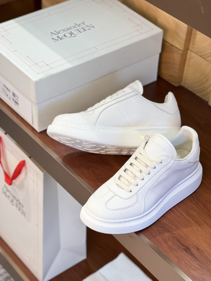 Alexander McQueen sneaker