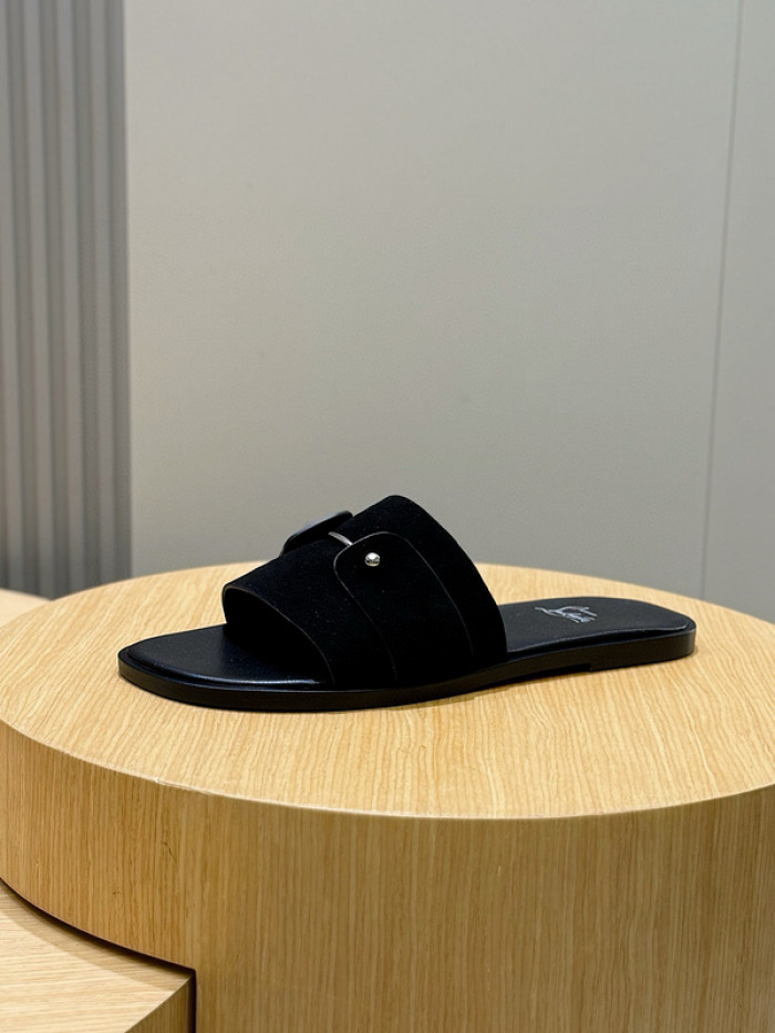 CL SLIPPERS