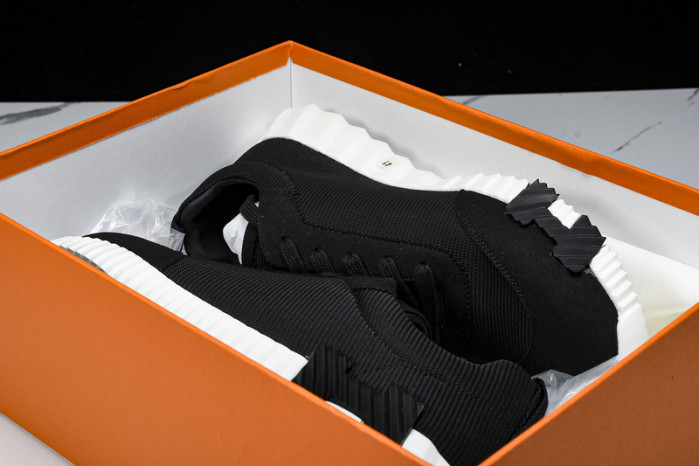 HER_MERS SNEAKER