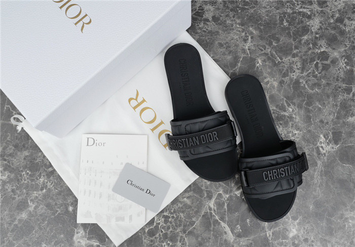 DO DESIGNER SLIPPERS