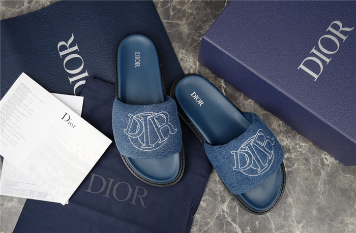 DO DESIGNER SLIPPERS