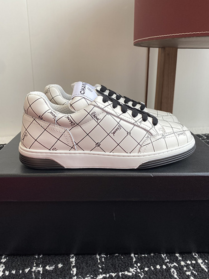 CHANEEL sneaker