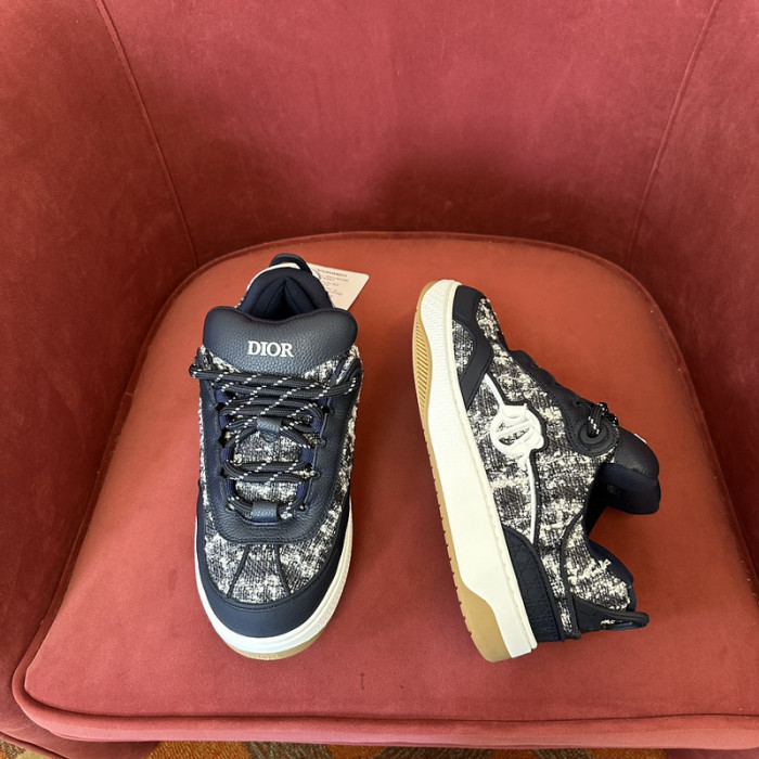 D designer sneaker