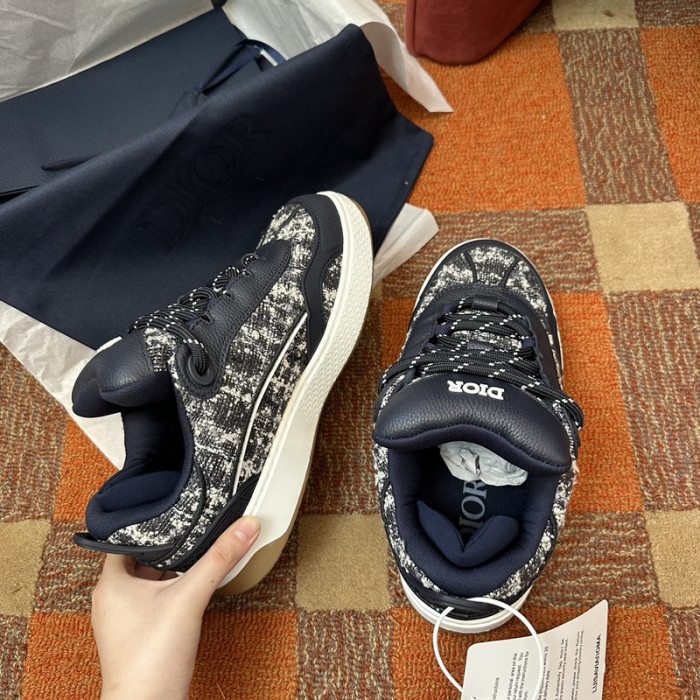 D designer sneaker