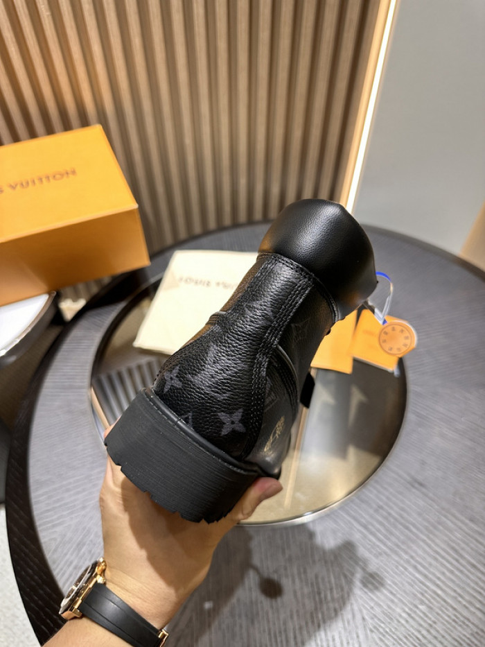 L&V SNEAKERS