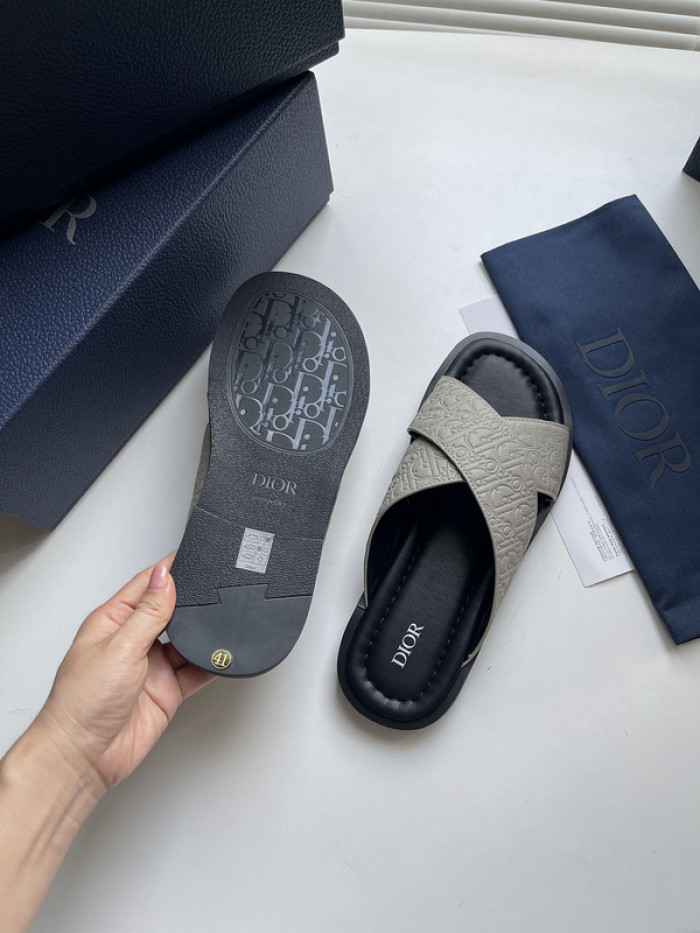 DO DESIGNER SLIPPERS
