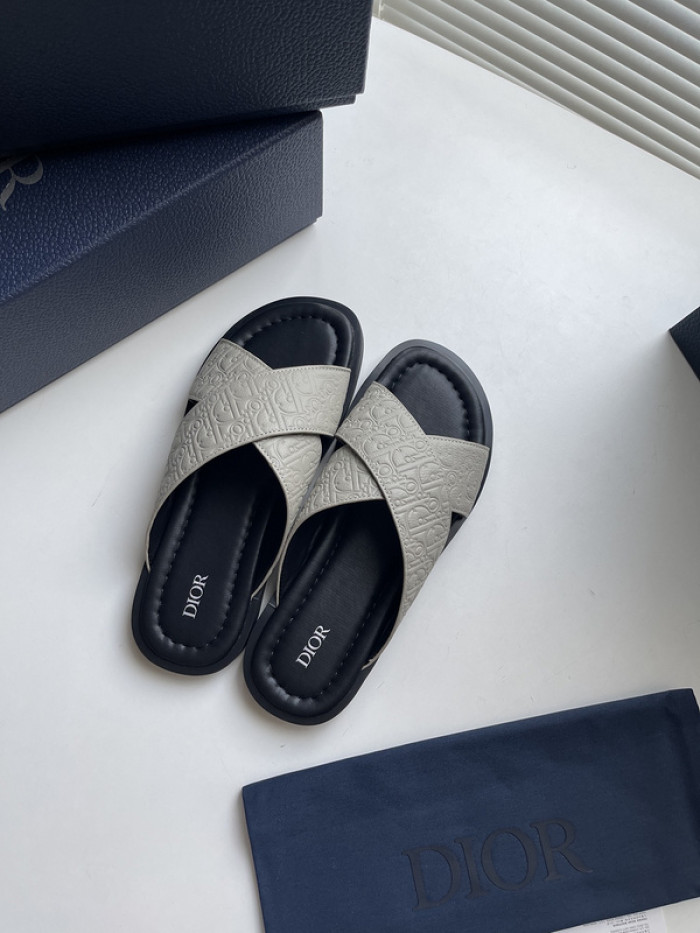 DO DESIGNER SLIPPERS
