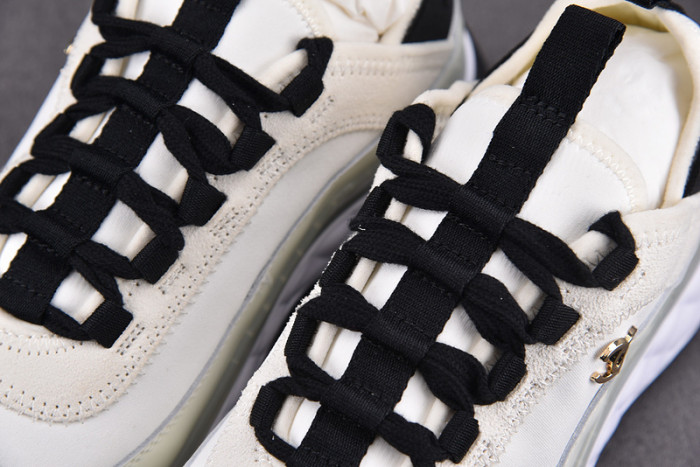 CHANEEL sneaker