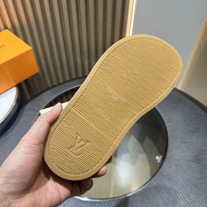 L&V SLIPPERS