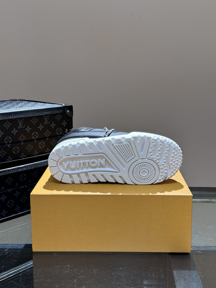 L&V SNEAKERS