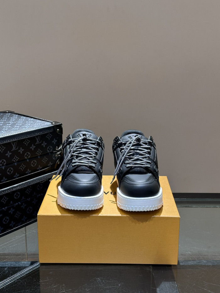 L&V SNEAKERS