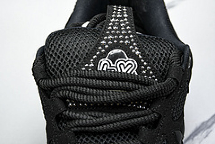 L&V SNEAKERS