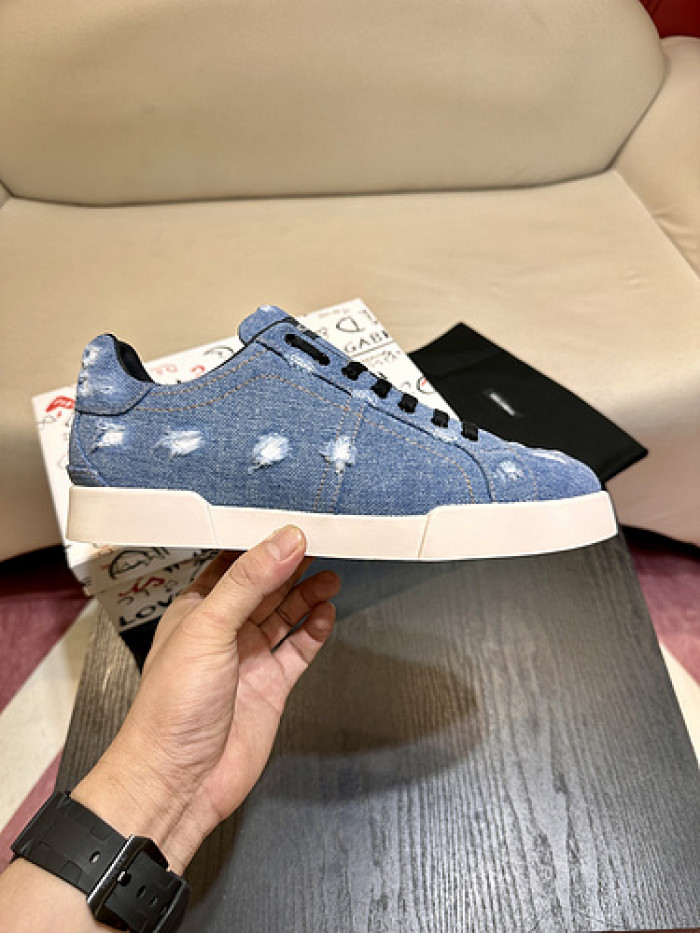 DG sneaker
