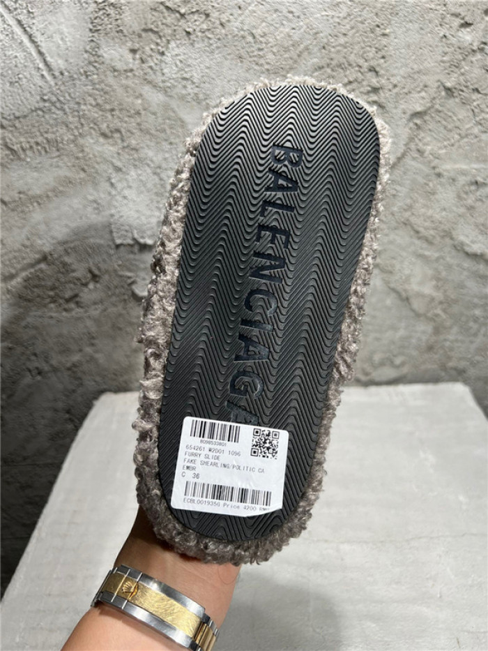 BLEN DESIGNER SLIPPERS