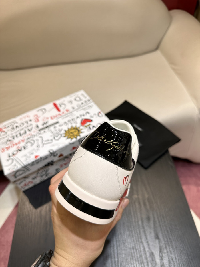 DG sneaker