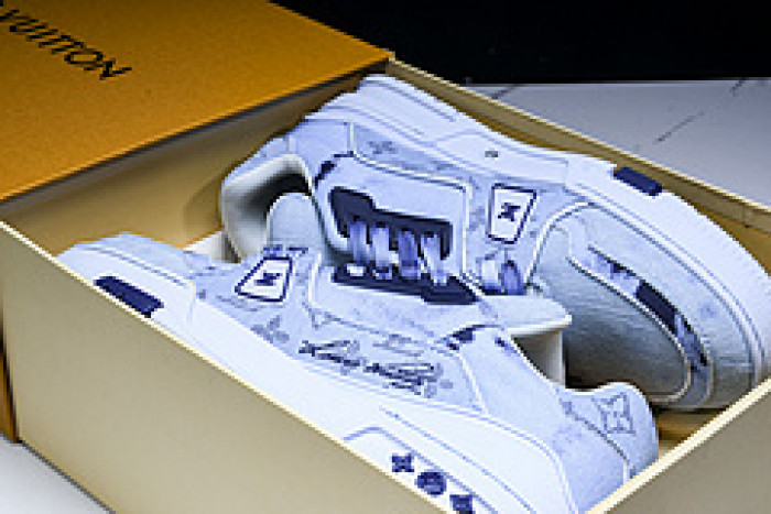L&V SNEAKERS
