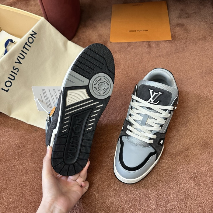 L&VT SNEAKERS