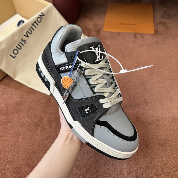 L&VT SNEAKERS