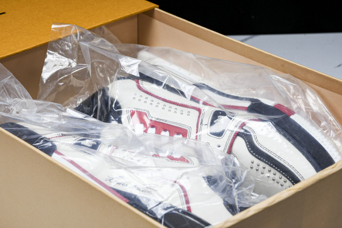 L&V SNEAKERS