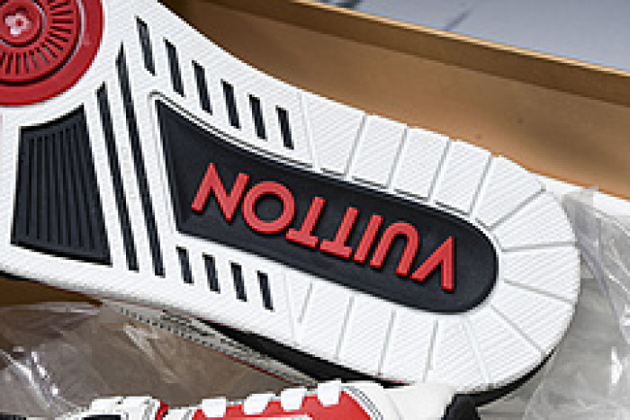 L&V SNEAKERS