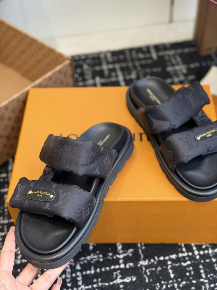 L&VT SLIPPERS