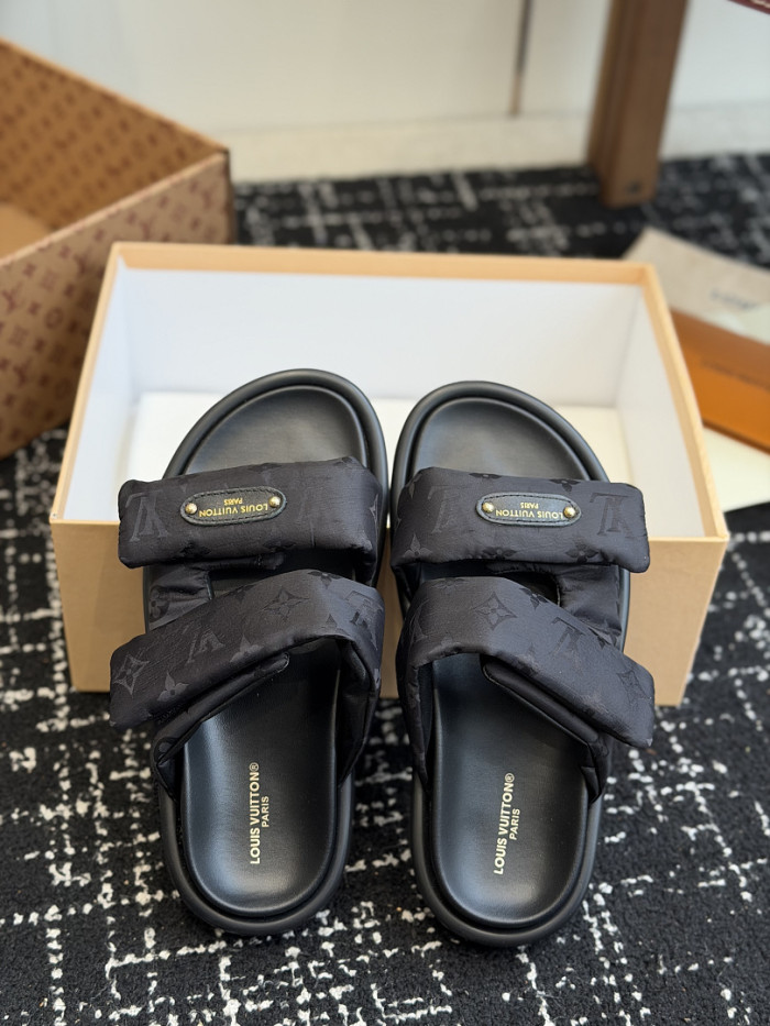 L&VT SLIPPERS