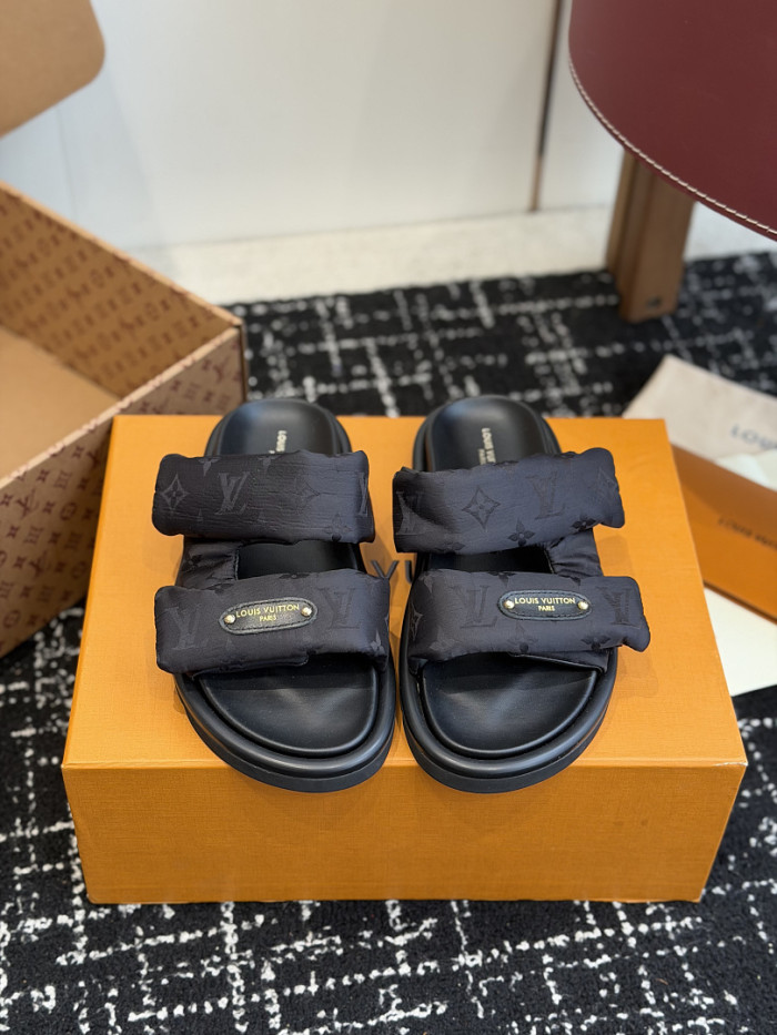 L&VT SLIPPERS