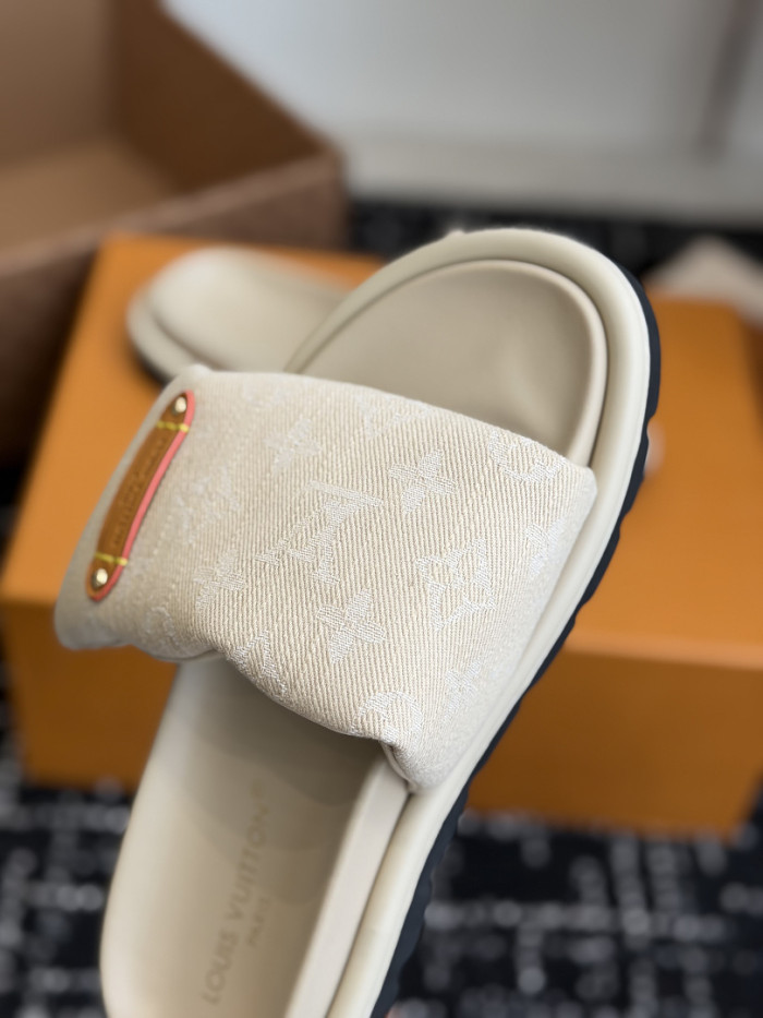 L&VT SLIPPERS