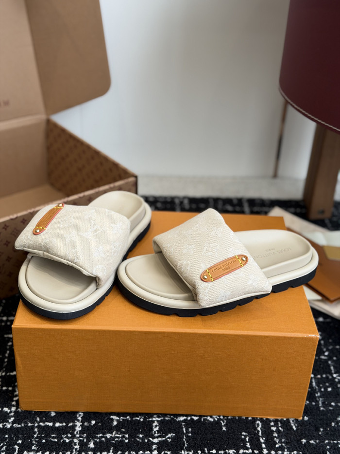 L&VT SLIPPERS