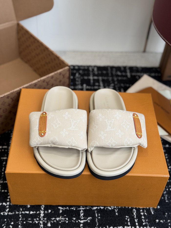 L&VT SLIPPERS