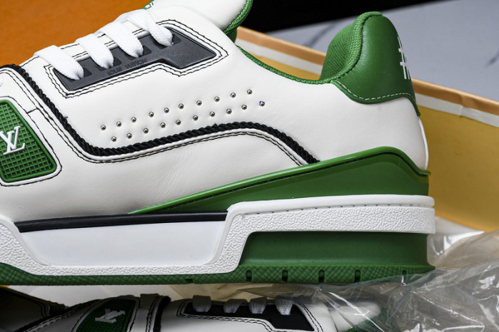 L&V SNEAKERS