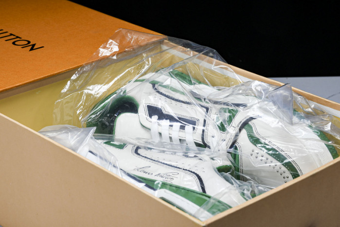 L&V SNEAKERS