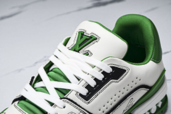 L&V SNEAKERS