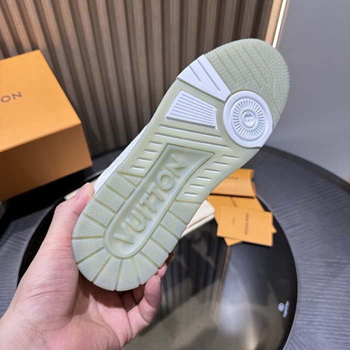 L&VT SNEAKERS