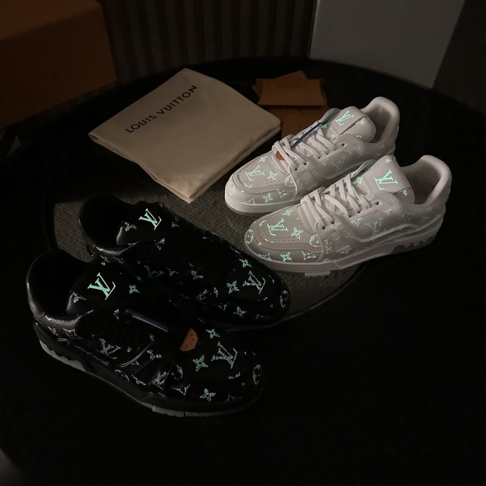 L&VT SNEAKERS