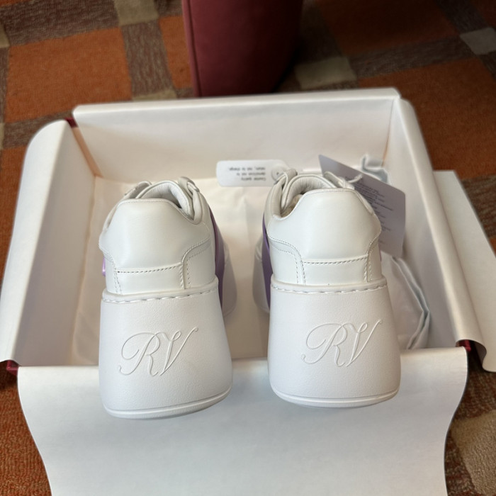 RV sneaker