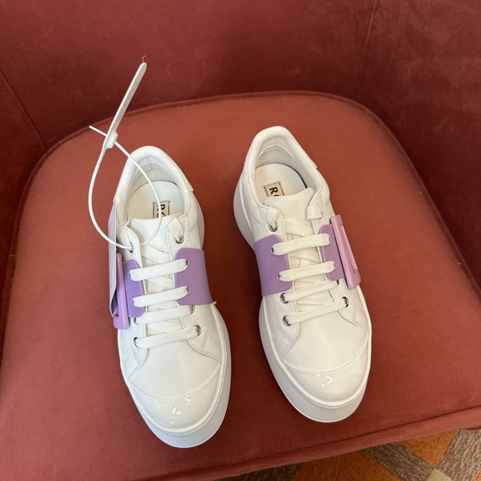 RV sneaker