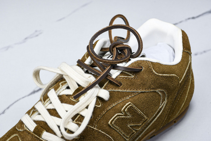 New Balance Miu