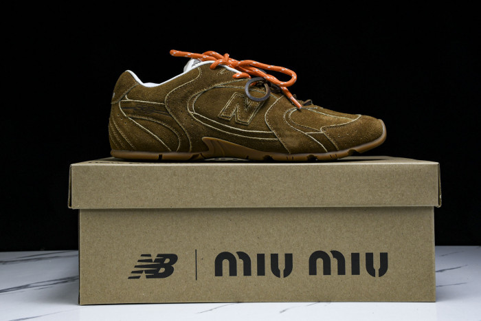 New Balance Miu