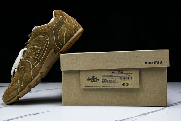 New Balance Miu