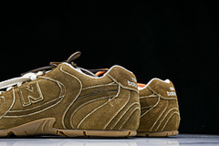 New Balance Miu