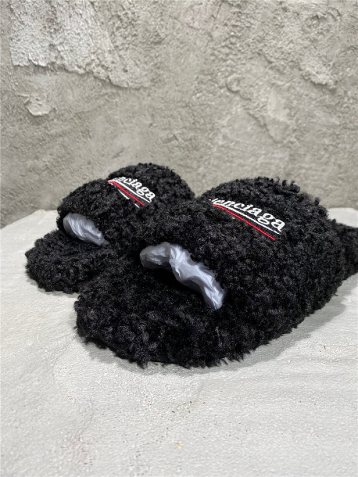 BLEN DESIGNER SLIPPERS