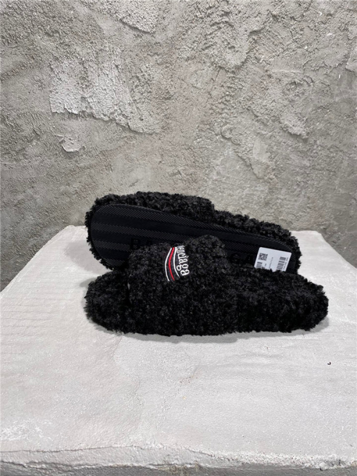 BLEN DESIGNER SLIPPERS
