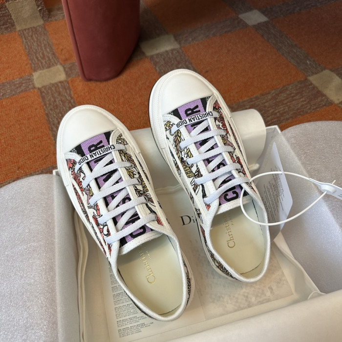 D designer sneaker