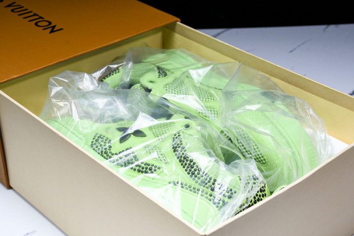L&V SNEAKERS